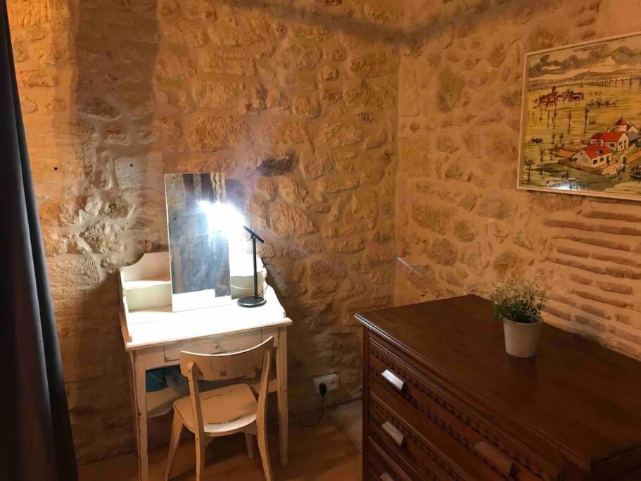 La Maison Du Puit Castels Esterno foto