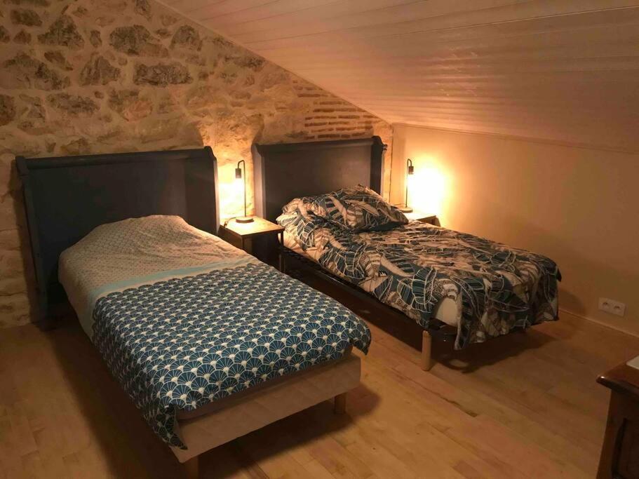 La Maison Du Puit Castels Esterno foto
